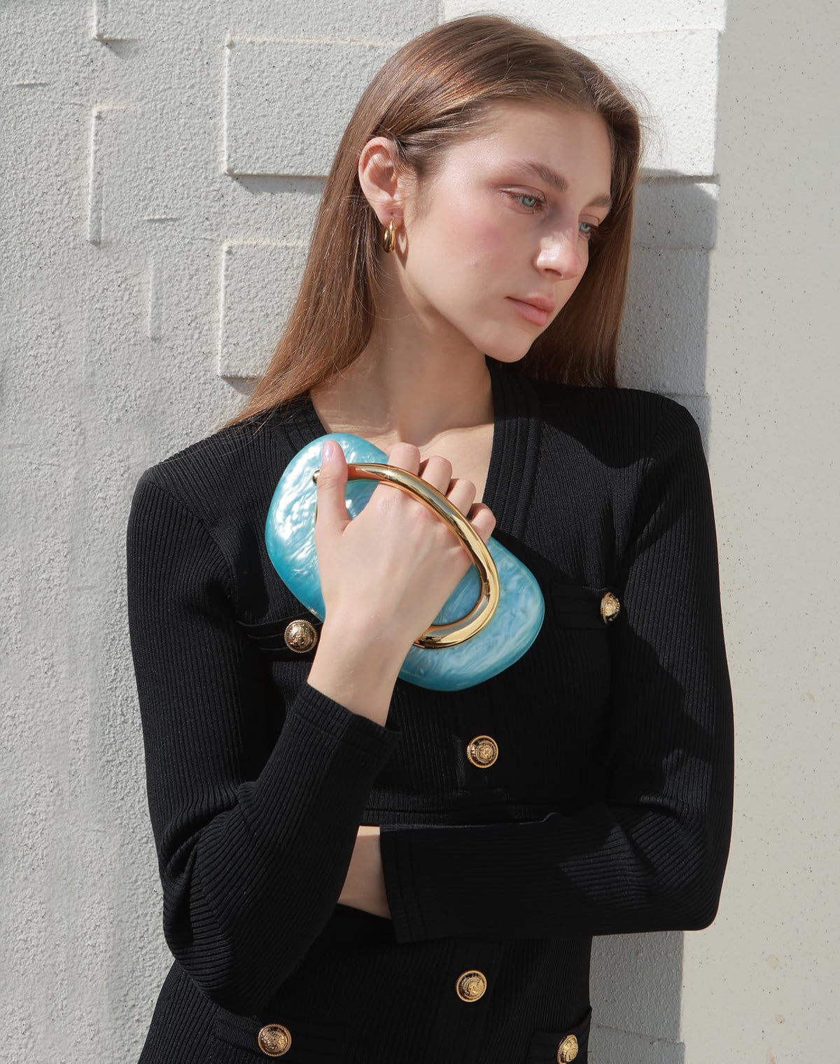 A balanced silhouette for daily elegance
